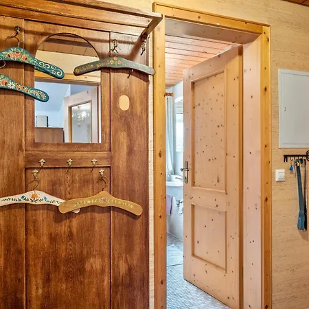 Stecher's Huesli Apartment *